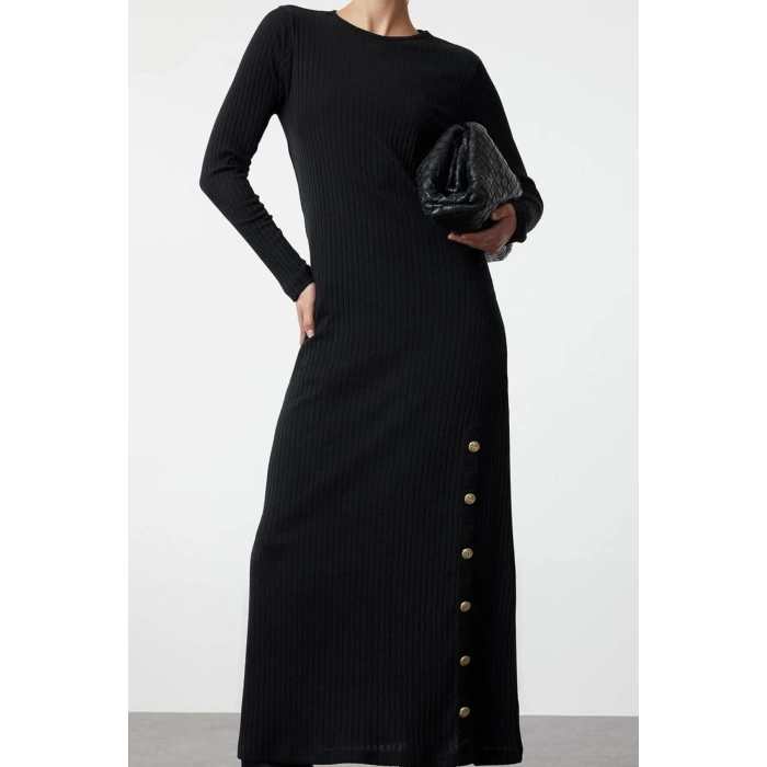 Moda Stil Fitted Bisiklet Yaka Maxi Boy Tesettür Düğme Detaylı Fitilli Örme Elbise