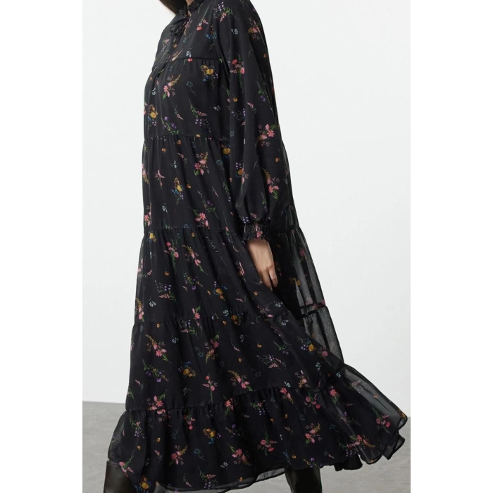 Fashion Style Oversize Stand Collar Long Hijab Crisp Floral Patterned Collar Detailed Woven Dress