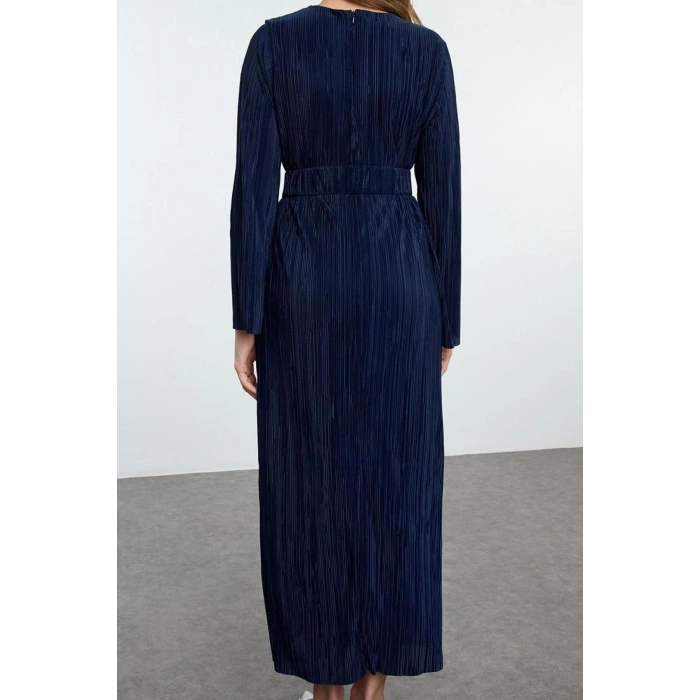 Fashion Style Regular Crew Neck Maxi Length Hijab Pleated Belt Detailed Knitted Dress