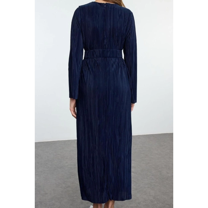 Fashion Style Regular Crew Neck Maxi Length Hijab Pleated Belt Detailed Knitted Dress