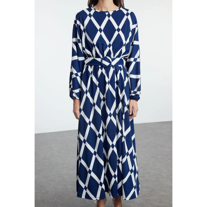 Fashion Style Regular Crew Neck Maxi Length Hijab Patterned Belt Detailed Crinkle Woven Dress