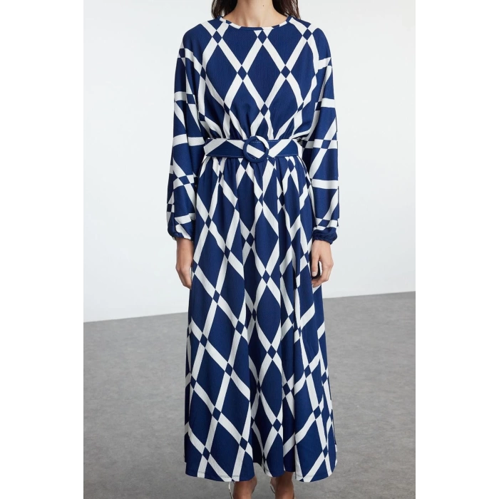 Fashion Style Regular Crew Neck Maxi Length Hijab Patterned Belt Detailed Crinkle Woven Dress