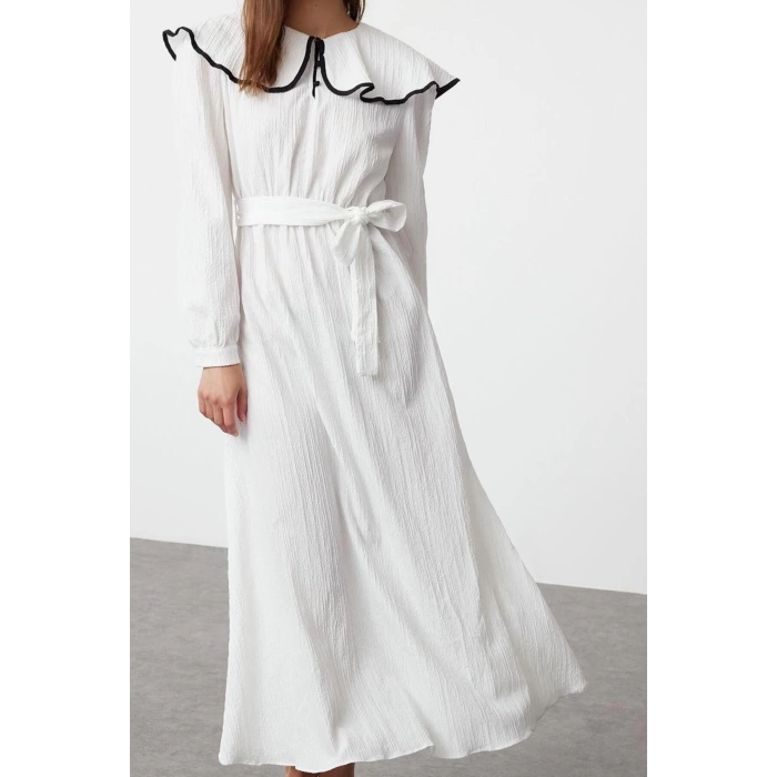 Fashion Style Regular Baby Collar Maxi Length Hijab Collar Piping Detailed Belted Woven Dress