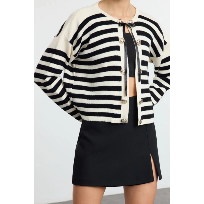 Style Modern Women Regular Low Sleeve Crew Neck Color Block Ribbon Detailed Knitwear Cardigan