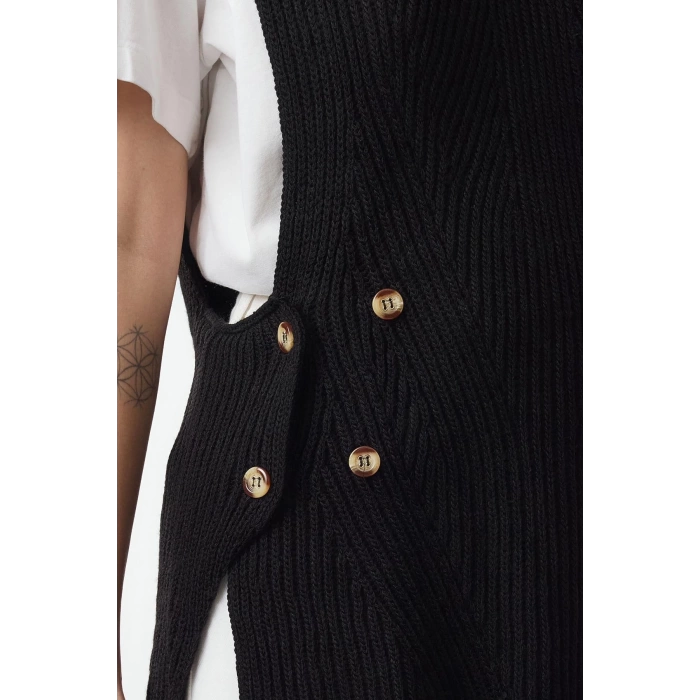 Style Modern Women Regular Standard Sleeve Crew Neck Button Detail Knitted Sweater
