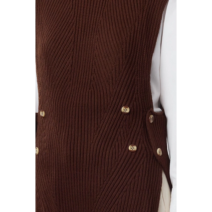 Style Modern Women Regular Standard Sleeve Crew Neck Button Detail Knitted Sweater