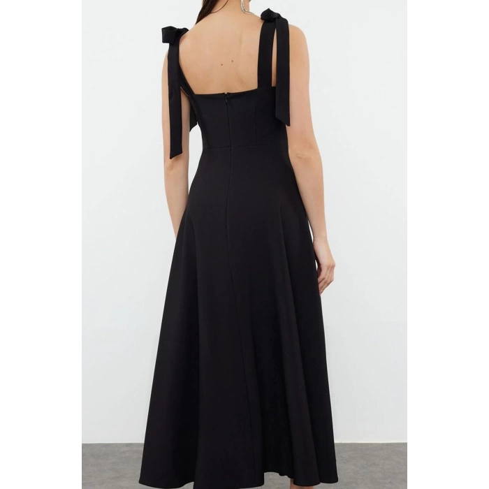 Moda Stil Relaxed Kalp Yaka Midi Boy A-Kesim Askı Bağlama Detaylı Dokuma Elbise