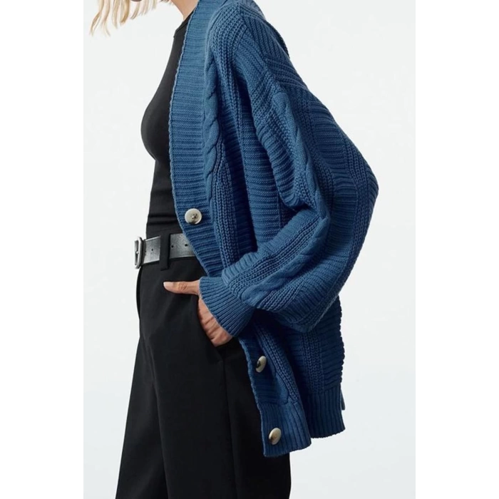 Womens Modern Style Oversize V Neck Regular Knitted Cardigan