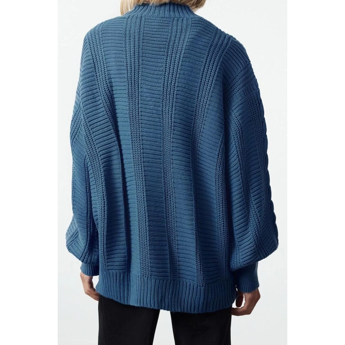Womens Modern Style Oversize V Neck Regular Knitted Cardigan