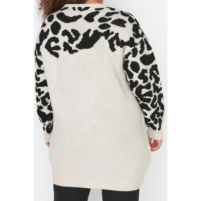 Plus Size Women Modern Style Comfortable Long V Neck Animal Sleeve Regular Knitwear Cardigan