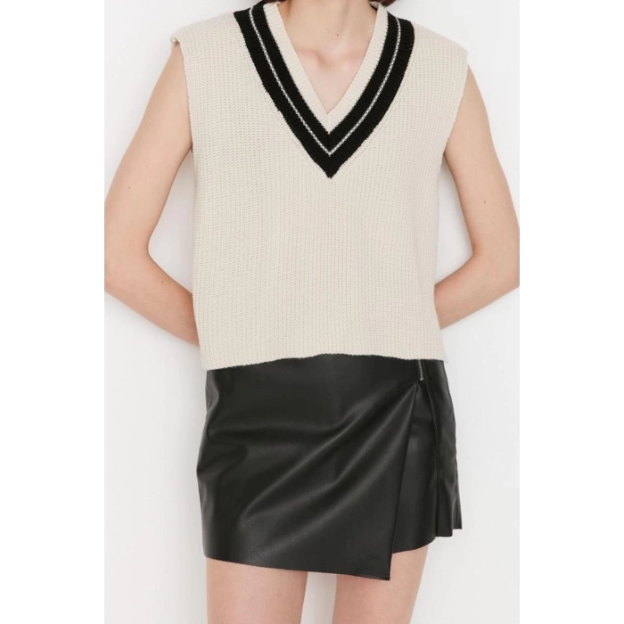 Womens Modern Style Casual Sleeveless V Neck Color Block Sleeve Crop Knit Sweater