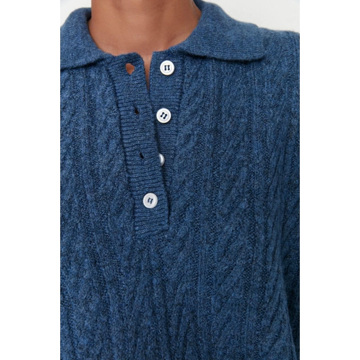Women Modern Style Comfortable Long Polo Neck Knitted Sleeve Regular Knitwear Sweater