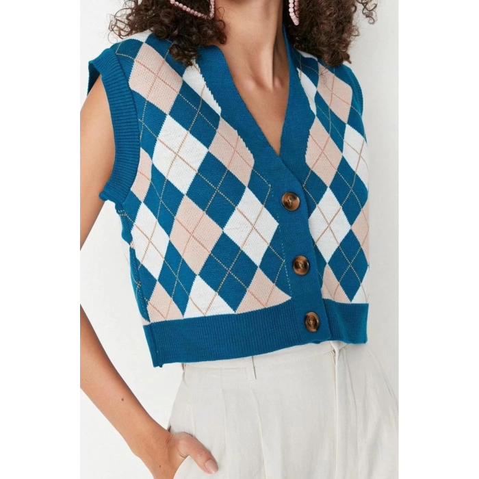 Womens Modern Style Casual Sleeveless V Neck Diamond Sleeve Crop Knit Vest