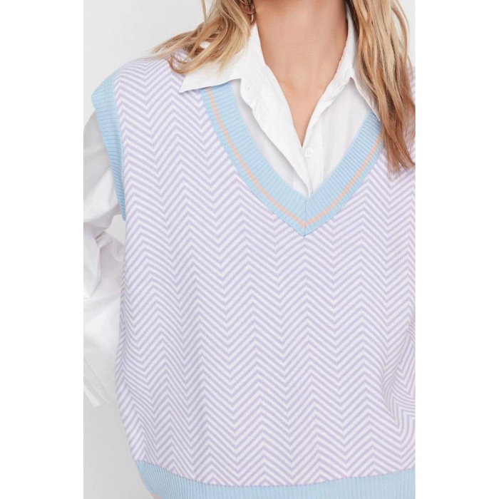 Womens Modern Style Casual Sleeveless V Neck Geometric Sleeve Regular Knit Sweater