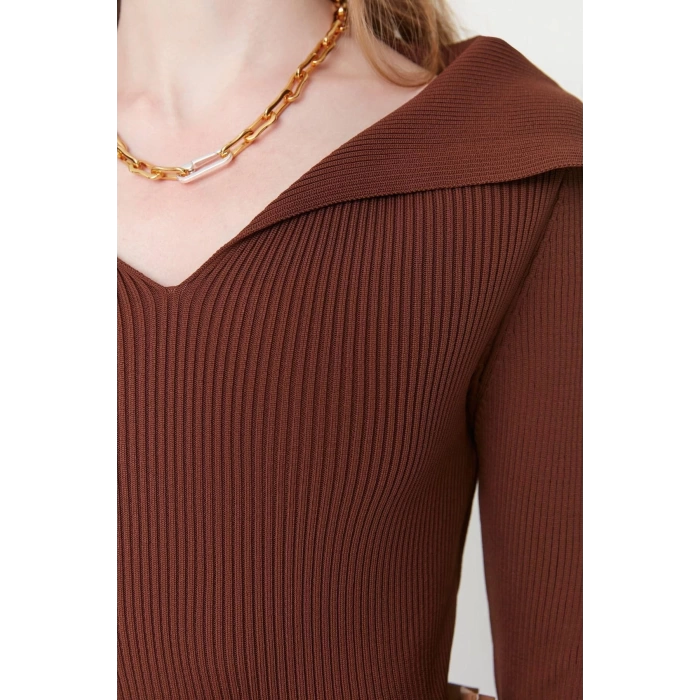 Womens Modern Style Comfortable Long Turn-down Collar Plain Sleeve Regular Knitwear Sweater