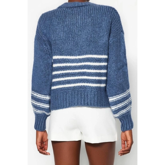 Womens Modern Style Casual Long V Neck Striped Sleeve Regular Knitwear Cardigan