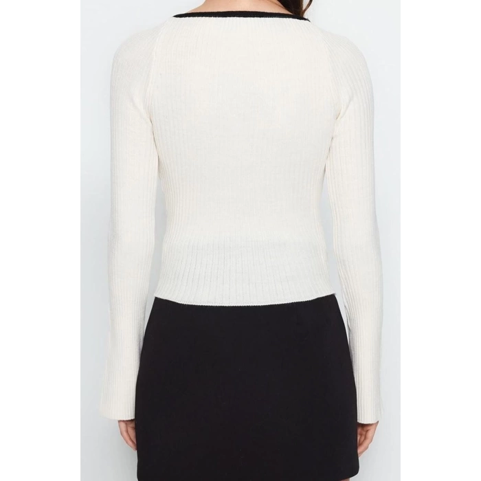 Womens Modern Style Casual Long Sweetheart Neck Color Block Sleeve Regular Knit Sweater