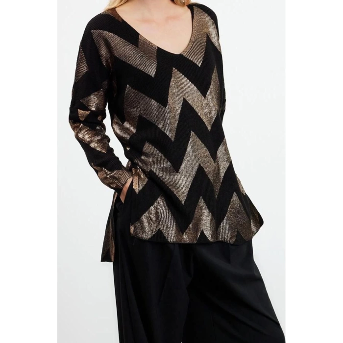 Womens Modern Style Casual Long V Neck Printed Sleeve Regular Knit Sweater