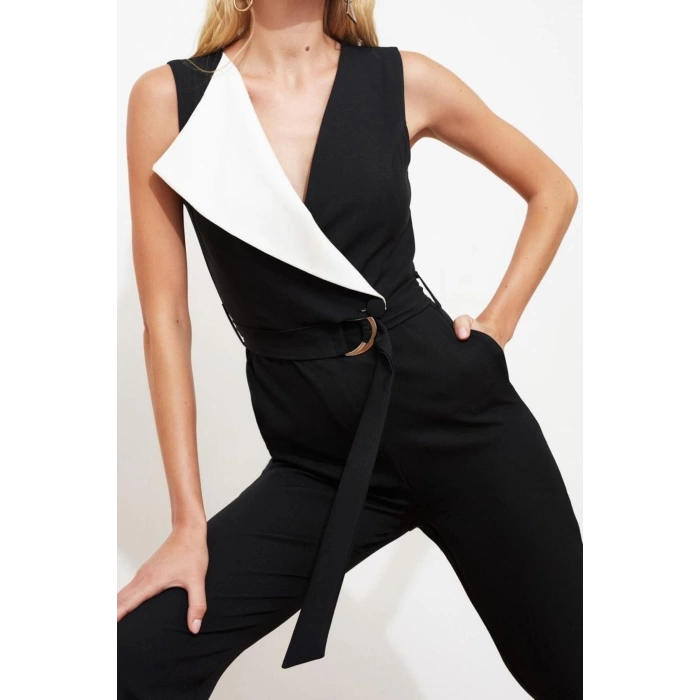 Kadın Moda Boru Paça Kruvaze Uzun Beyaz Renk Bloklu Kruvaze Yaka Bağlama Detaylı Dokuma Tulum