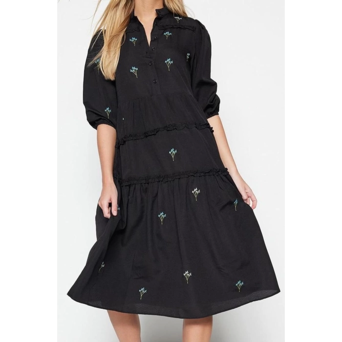 Moda Stil Regular Gömlek Yaka Midi Boy Açık Düz Kesim Nakışlı Dokuma Elbise