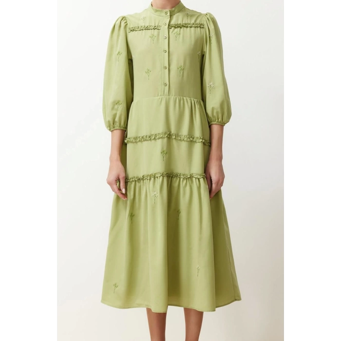 Moda Stil Regular Gömlek Yaka Midi Boy Açık Düz Kesim Nakışlı Dokuma Elbise