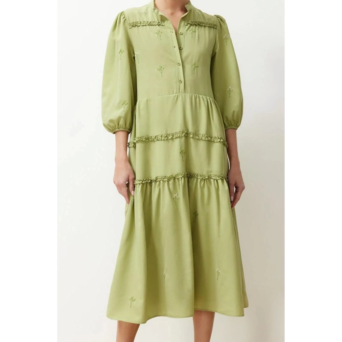 Moda Stil Regular Gömlek Yaka Midi Boy Açık Düz Kesim Nakışlı Dokuma Elbise