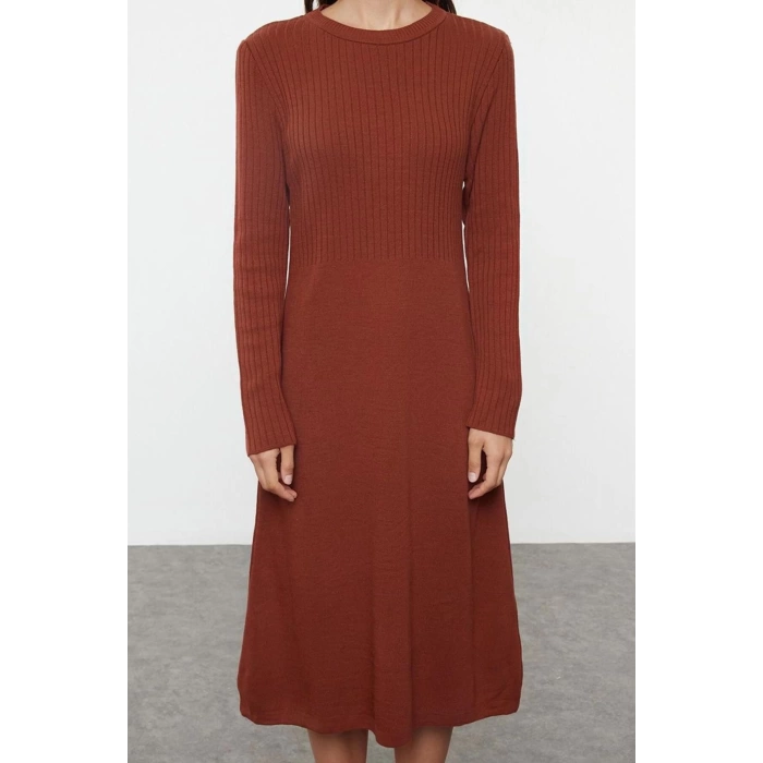 Moda Stil Oversize Dik Yaka Midi Boy Triko Süper Geniş Kalıp Süveterli Elbise