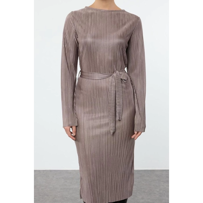 Moda Stil Regular Kayık Yaka Midi Boy Premium Pilise Kumaşlı Flare Kol Detaylı A-Line Örme Elbise