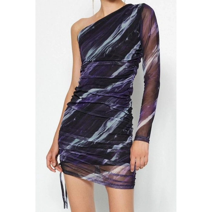 Moda Stil Slim Asimetrik Yaka Mini Boy Baskılı Tül Astarlı Vücuda Oturan Tek Kol Büzgülü Örme Elbise