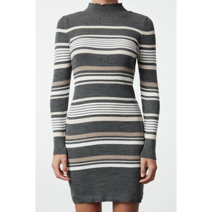 Moda Stil Regular Dik Yaka Mini Boy Triko Renk Bloklu Elbise
