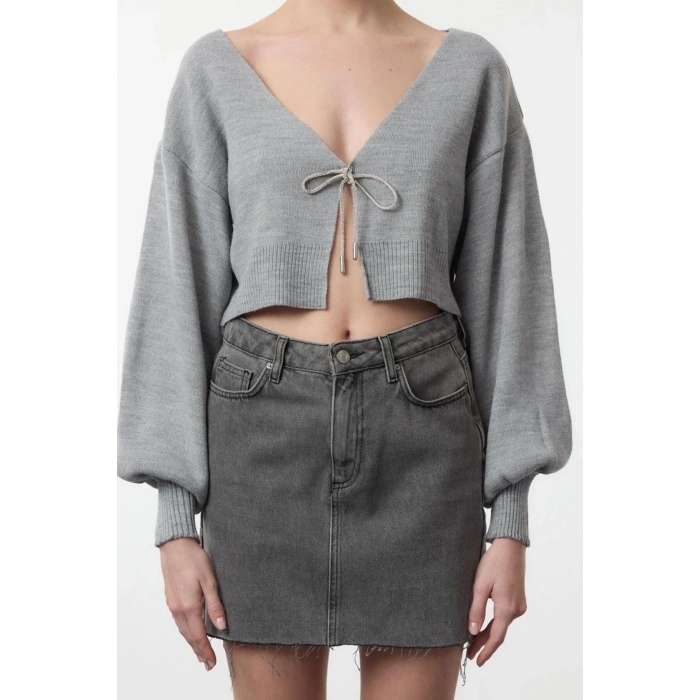 Stil Modern Kadın Crop Düşük Kol V Yaka Süper Basic Fiyonklu Triko Hırka