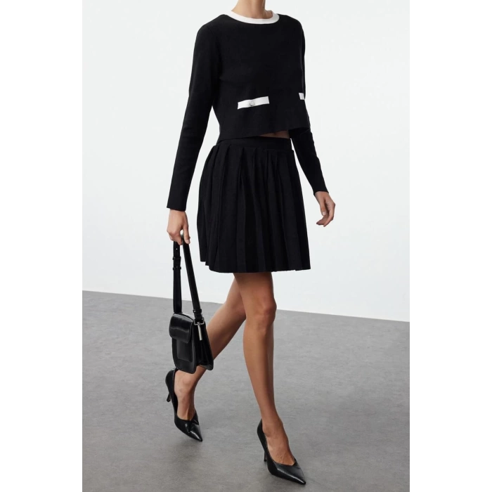Style Women Modern Normal Waist Straight Leg Premium Yarn Special Yarn Pleated Skirted Knitwear Top-Bottom Set