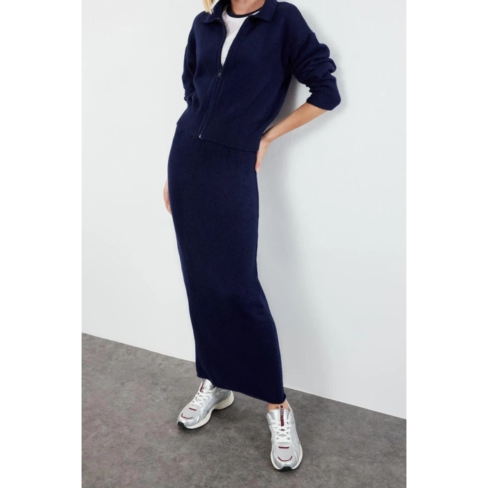 Style Women Modern Fashion Normal Waist Straight Leg Polo Collar Zippered Soft Textured Knitwear Top-Bottom Set