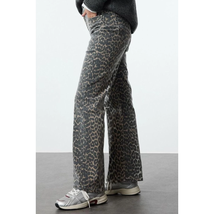 Style Women Fashion Denim Jeans Pants Long Straight Leg Leopard Print Brown High Waist Jeans