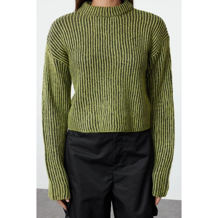 Stil Modern Kadın Crop Standart Kol Bisiklet Yaka Yeşil Yumuşak Dokulu Triko Kazak