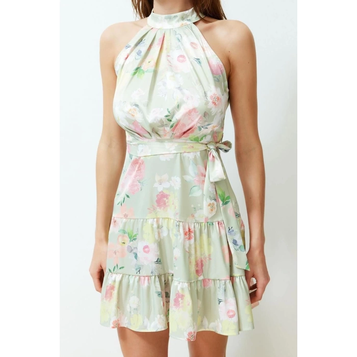 Moda Stil Regular Halter Yaka Mini Boy Kuşaklı Çiçek Desenli A Kesim Saten Dokuma Elbise