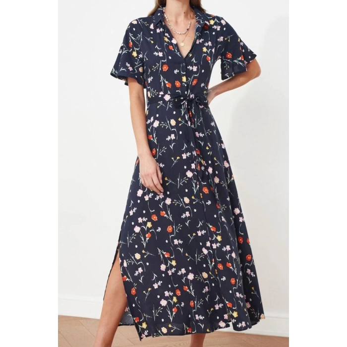 Moda Stil Regular Gömlek Yaka Midi Boy Kuşaklı Yırtmaçlı Çiçek Desenli Dokuma Gömlek Elbise