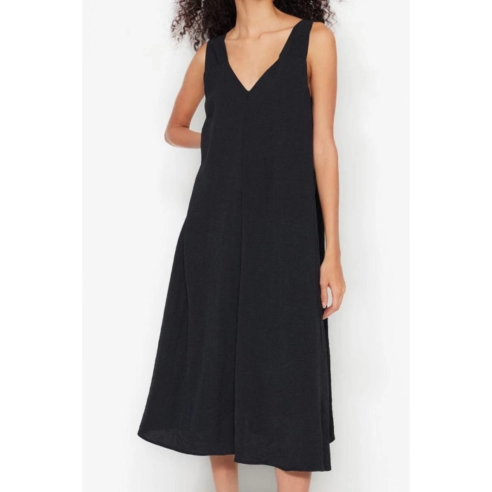 Fashion Style Relaxed V Neck Midi Length Comfortable Cut Woven Dress