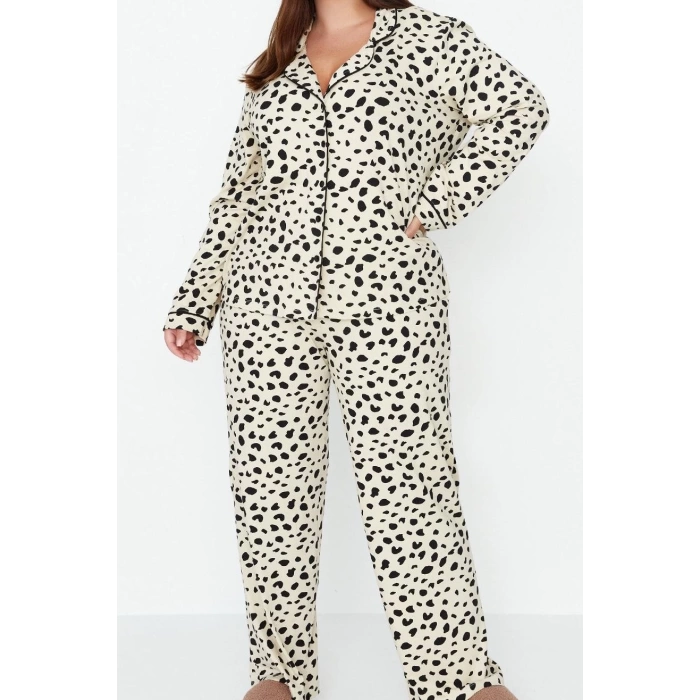 Tarz Rahat Büyük Beden Uzun Kollu Boru Paça Animal Desenli Örme Pijama Takımı