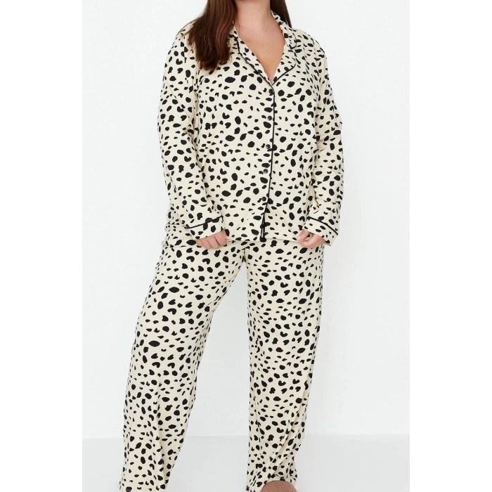 Tarz Rahat Büyük Beden Uzun Kollu Boru Paça Animal Desenli Örme Pijama Takımı