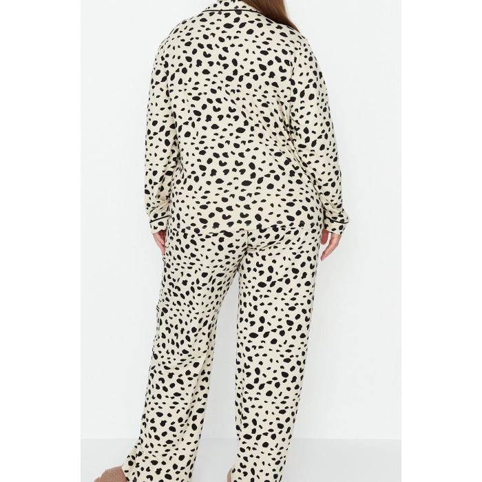 Tarz Rahat Büyük Beden Uzun Kollu Boru Paça Animal Desenli Örme Pijama Takımı