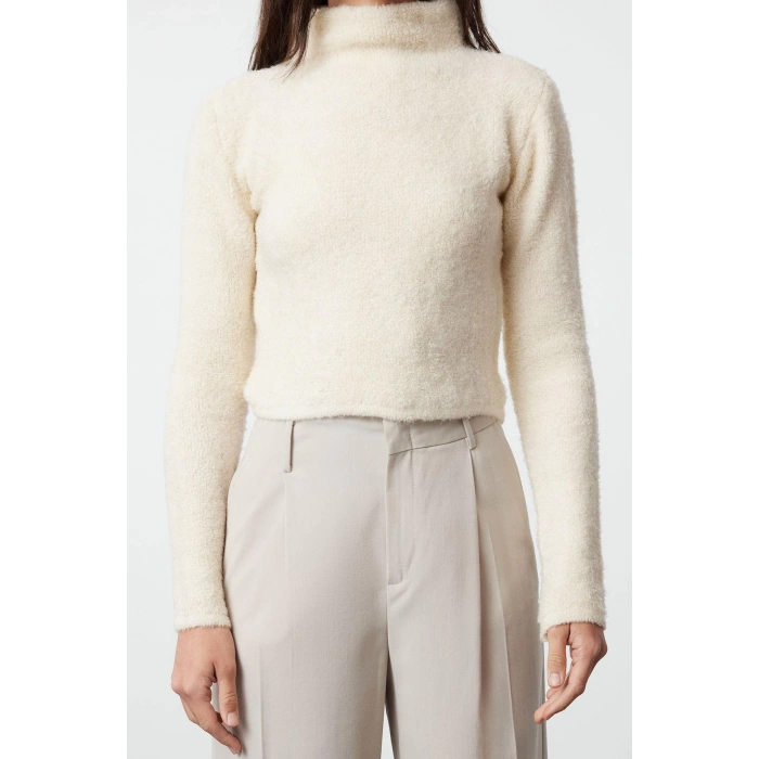 Style Modern Women Crop Standard Sleeve Stand Collar Boucle Knitwear Sweater