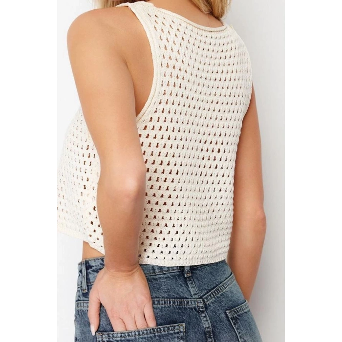 Stil Modern Kadın Crop Standart Kol V Yaka Ajurlu Delikli Triko Süveter