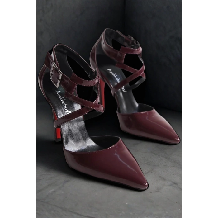 Kadın Çapraz Tokalı Topuklu Ayakkabı Sivri Burun Şık Stiletto