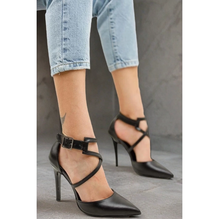 Kadın Çapraz Tokalı Topuklu Ayakkabı Sivri Burun Şık Stiletto