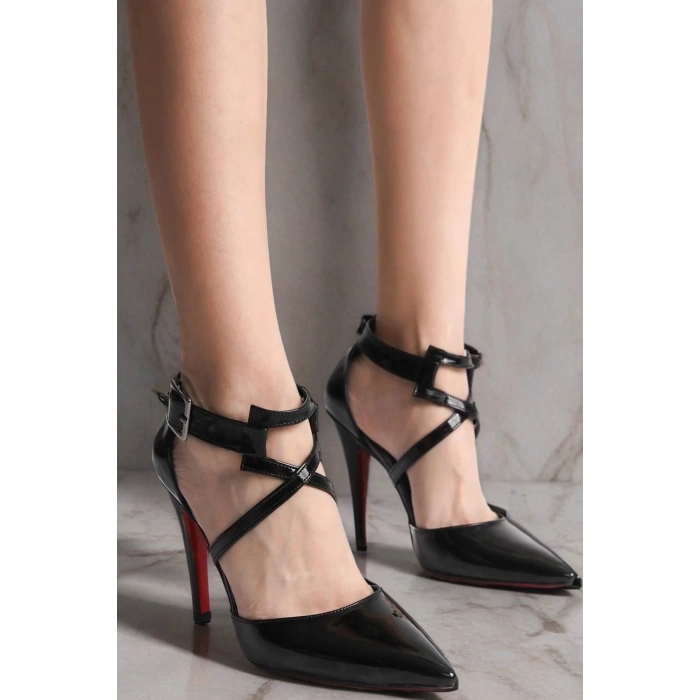 Kadın Çapraz Tokalı Topuklu Ayakkabı Sivri Burun Şık Stiletto