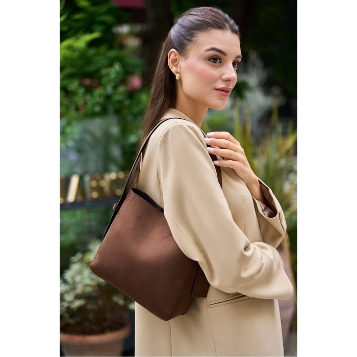 Shopper Yumuşak Deri Ayarlanabilir Askılı Omuz Çantası Vizon