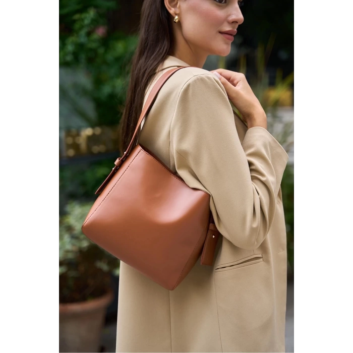Shopper Yumuşak Deri Ayarlanabilir Askılı Omuz Çantası Vizon