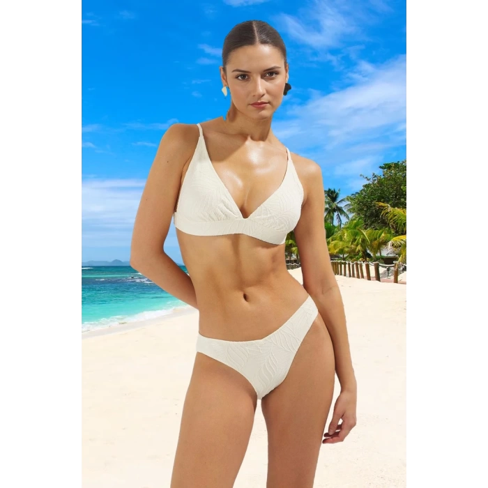 Üçgen Bikini Takımı Şık Detaylı Yaz Koleksiyonu UV Korumalı Hızlı Kuruyan Premium Kalite