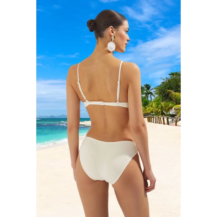 Üçgen Bikini Takımı Şık Detaylı Yaz Koleksiyonu UV Korumalı Hızlı Kuruyan Premium Kalite